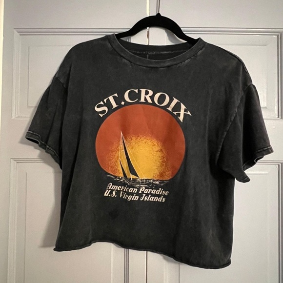 Brandy Melville T-Shirt - Picture 3 of 4